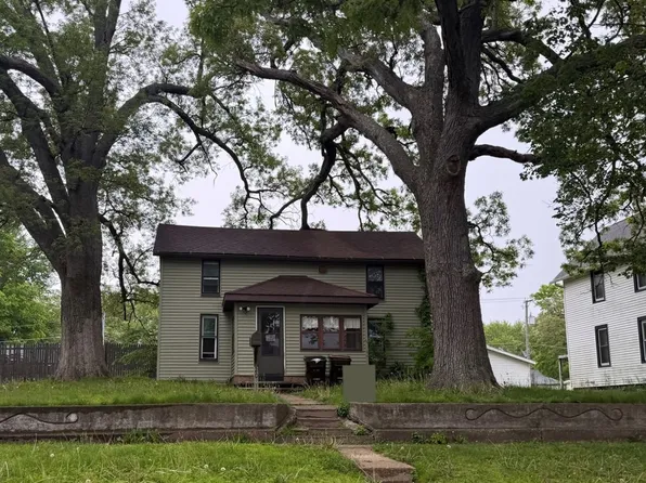 206 Johnson St, Morrison, IL 61270