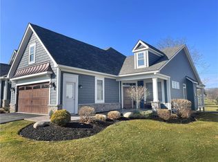 6 Greenpoint Trl, Pittsford, NY 14534