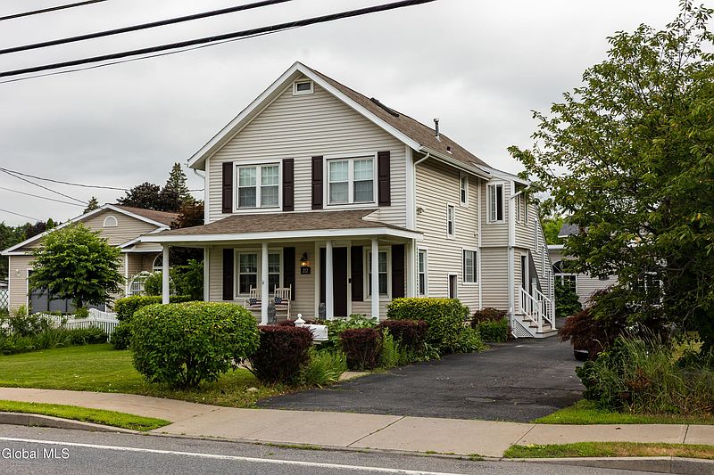 3rd image of 212 Mariaville Road