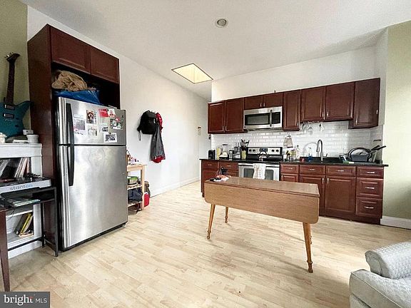 2nd image of 4631 Locust St