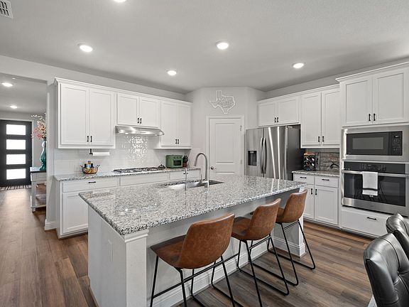 5th image of 225 Fulton St