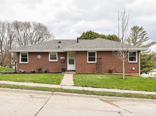 1720 Avalon Rd, Dubuque, IA 52001