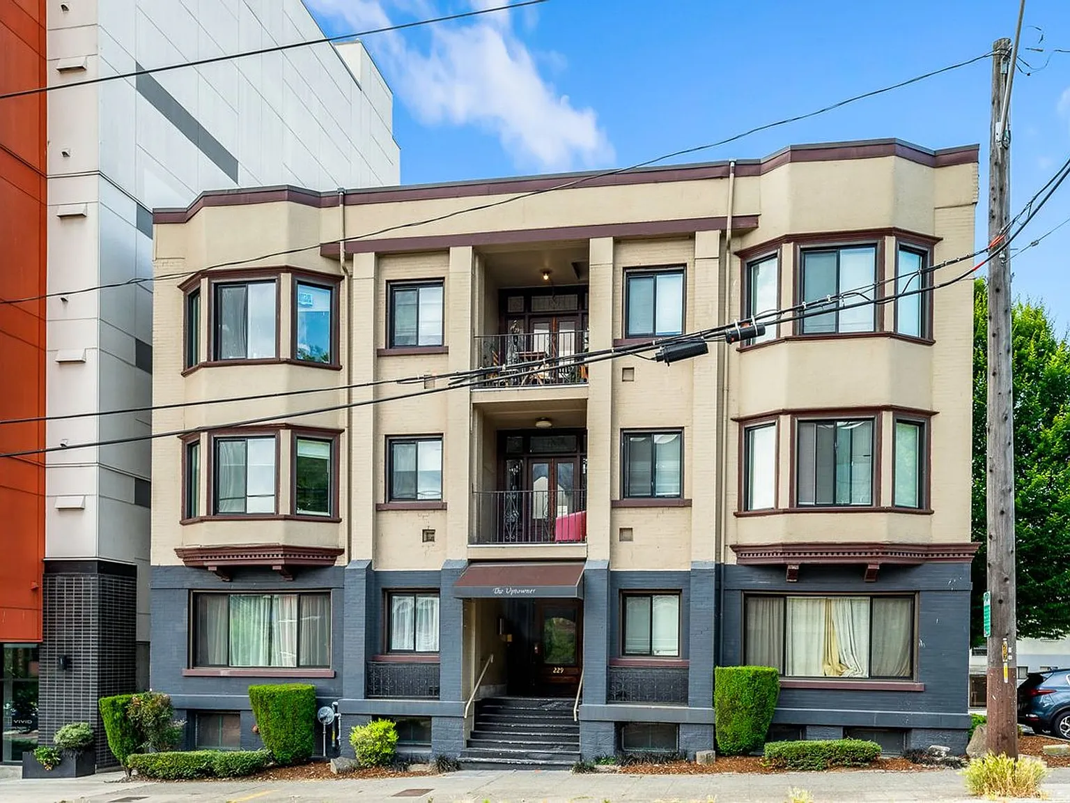 Uptowner Apartments — Photo 1