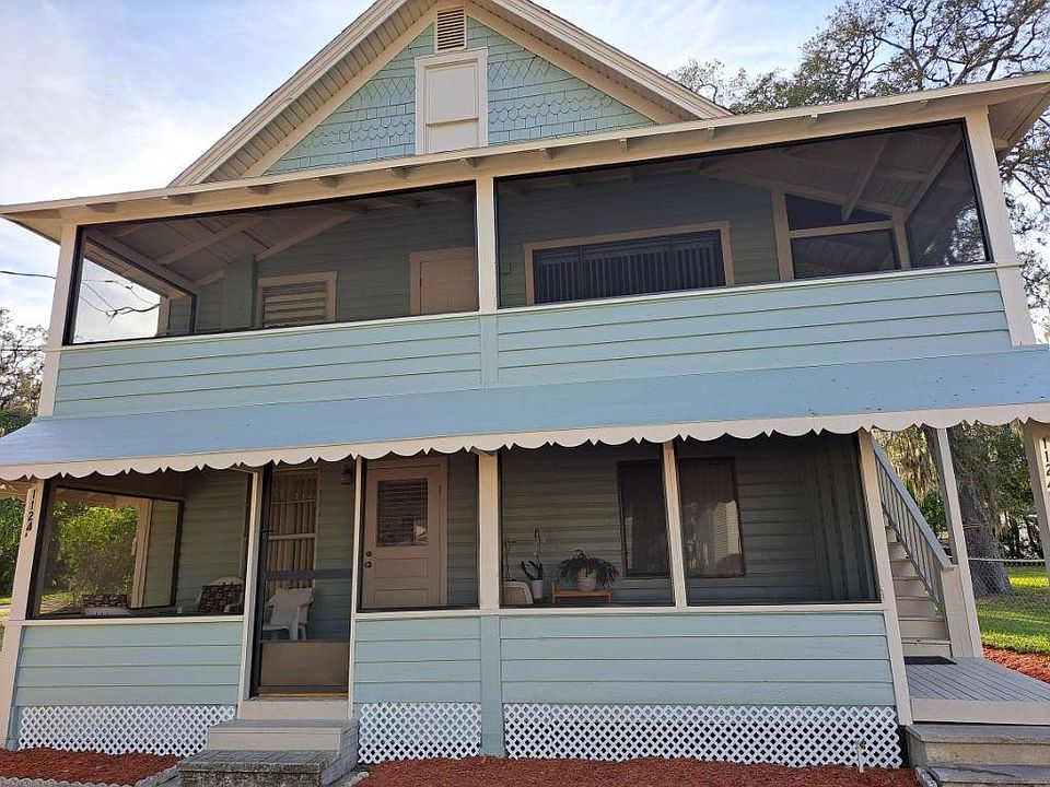 Front view of 2nd floor front porch