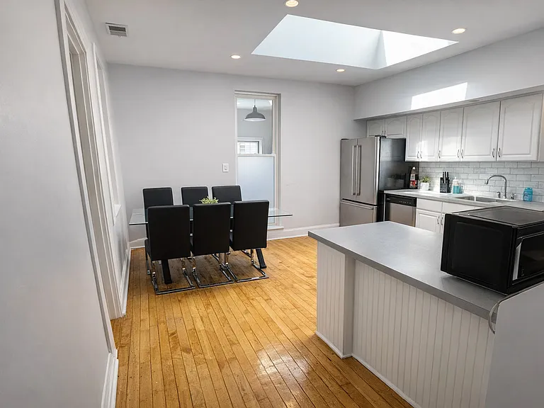 736 S Oakley Blvd #2 — Photo 6
