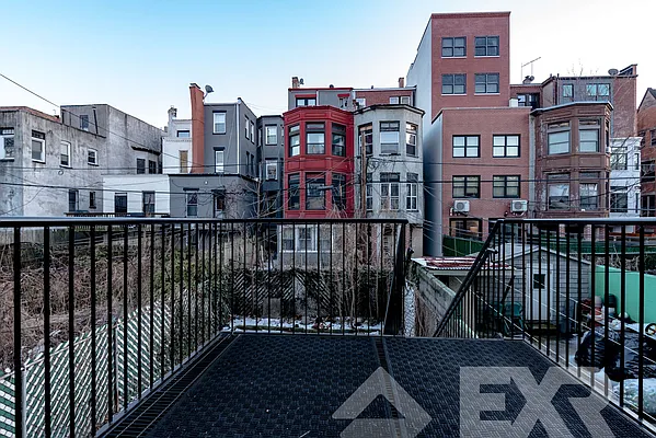 Rented by EXR | media 17