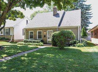 2207 S 107th St, West Allis, WI 53227
