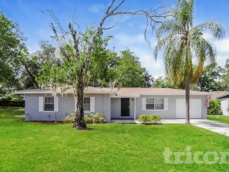 1404 Fernwood Pl — Photo 1