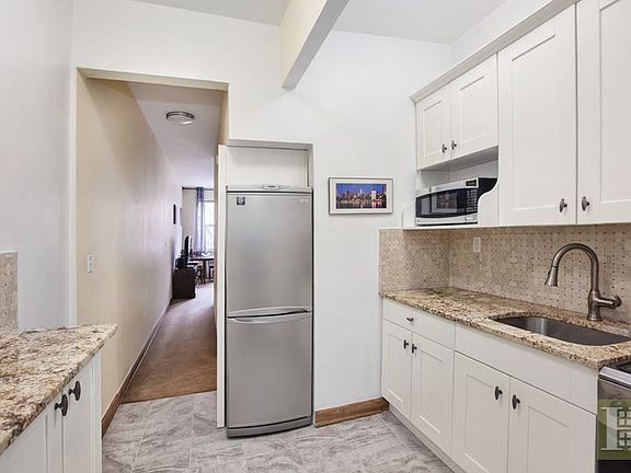 3rd image of 321 E 89th St APT 4F