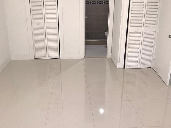 4th image of 2730 Collins Ave APT 209