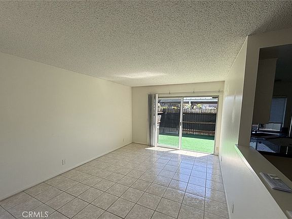 3rd image of 4728 Larwin Ave