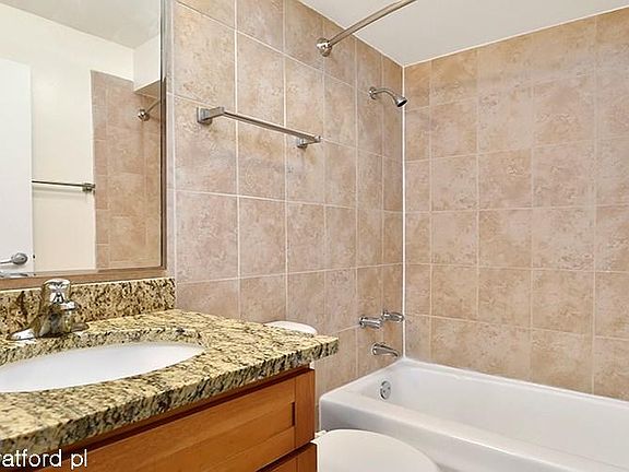 5th image of 529 W Stratford Pl #521