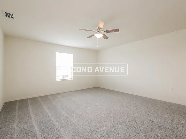 1912 Tanager Ave — Photo 10