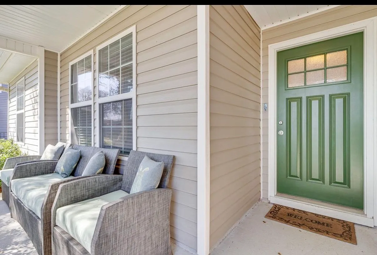 3 bed, 1264 sqft, $2,100 — Photo 3