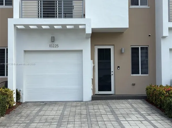 10225 NW 72nd Ter, Doral, FL 33178