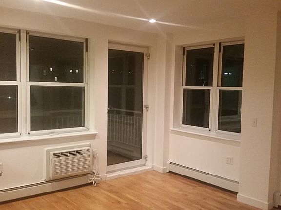 5th image of 2530 Crescent St