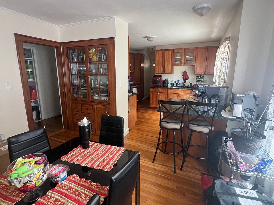 1st image of 27-29 Perthshire Rd #1