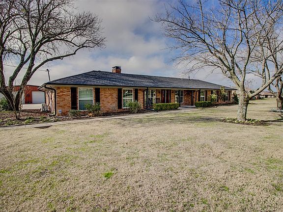 2nd image of 110 Orchard Ln