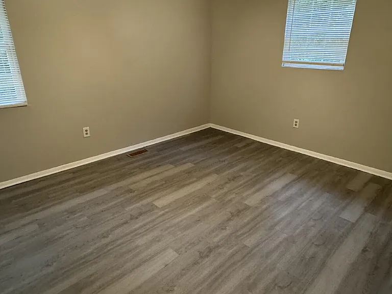 311 Coleman Ln — Photo 5