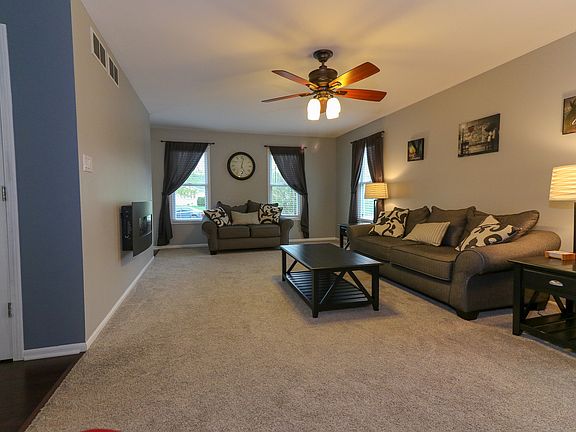 3rd image of 1803 Great Falls Dr