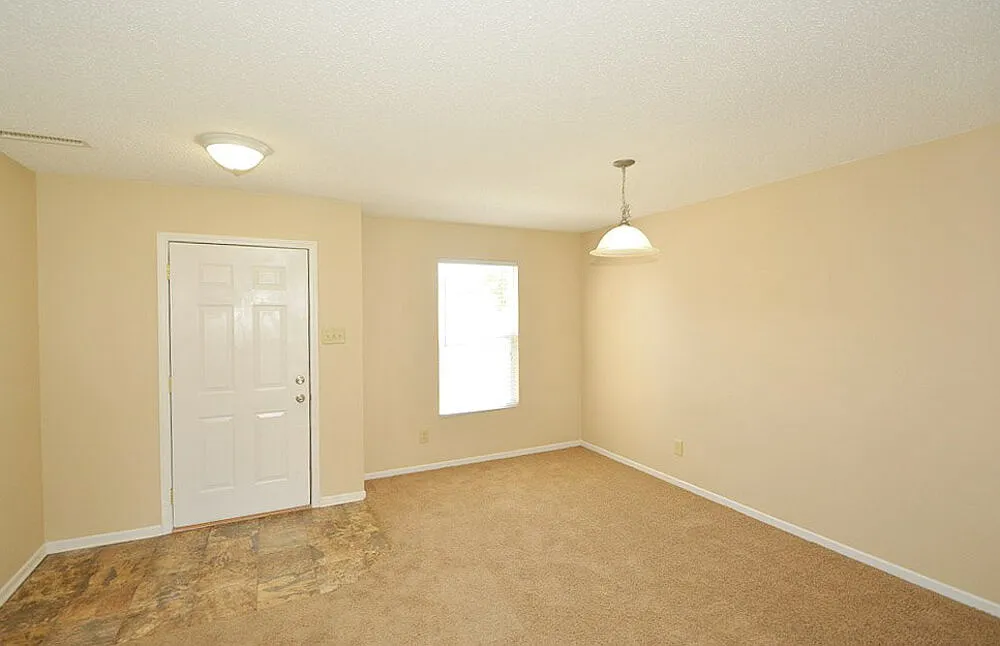 3 bed, 2.5 bath, 2035 sqft, $2,145 — Photo 2