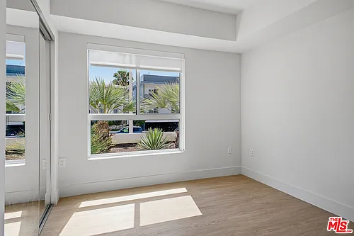 11837 Mayfield Ave #106 Photo 1