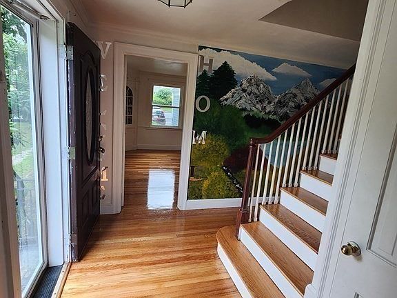 4th image of 203 Burncoat St