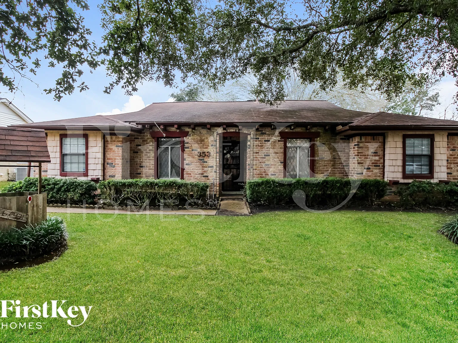 3 bed, 2.0 bath, 1868 sqft, $2,435 — Photo 1