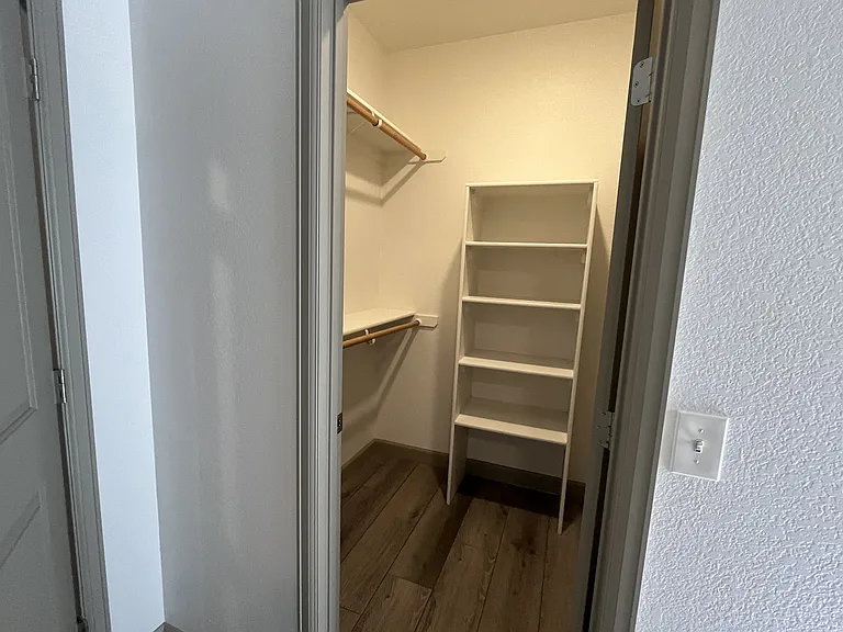 317 Victoria St — Photo 17