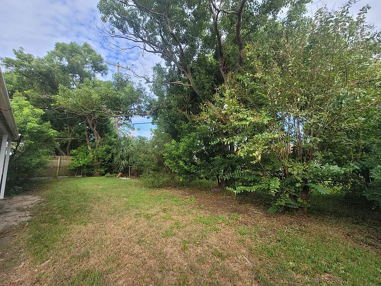 114 Dolphin Ave — Photo 18