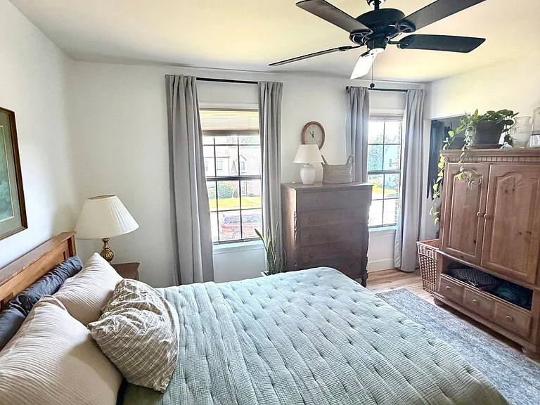 60 Carriage House Dr — Photo 22
