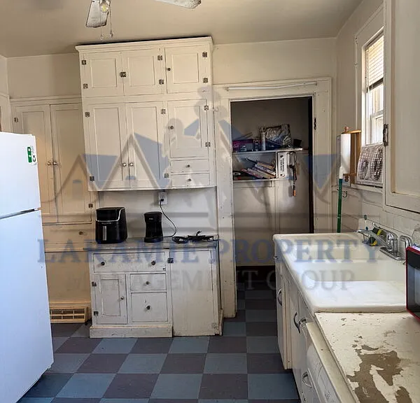 803 E Flint St — Photo 5