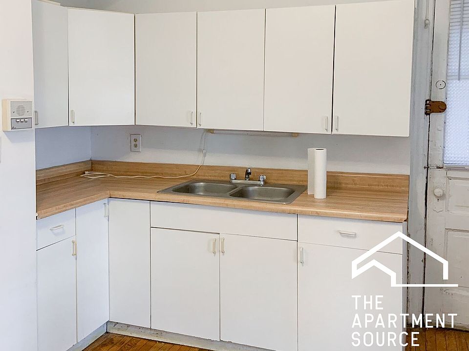 1st image of 1206 W Wrightwood Ave #1
