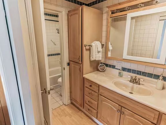 4th image of 406 W 10th Ave Unit 1