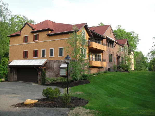 1466 S Main St Unit 204, North Canton, OH 44720