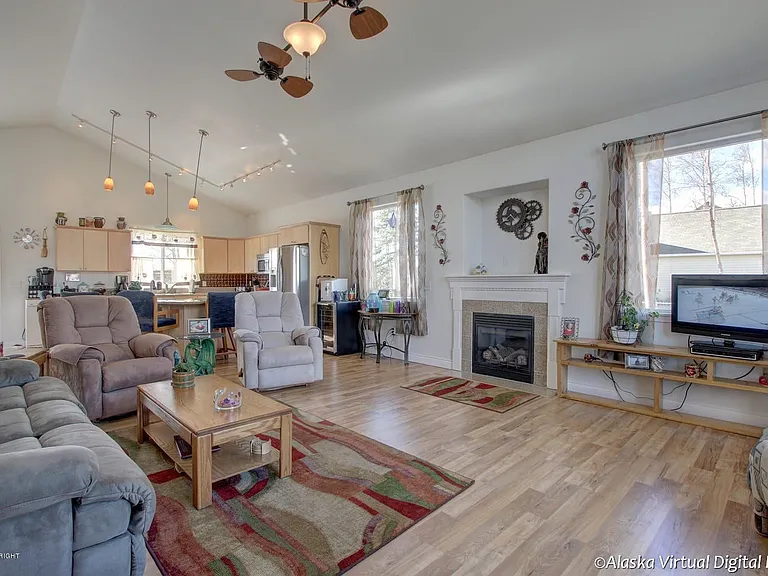 2384 S Paddock Dr — Photo 4