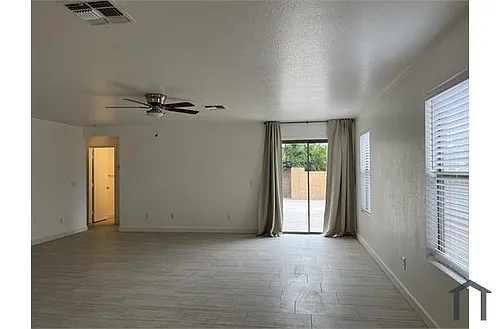 2403 E Palm Beach Dr Photo 1