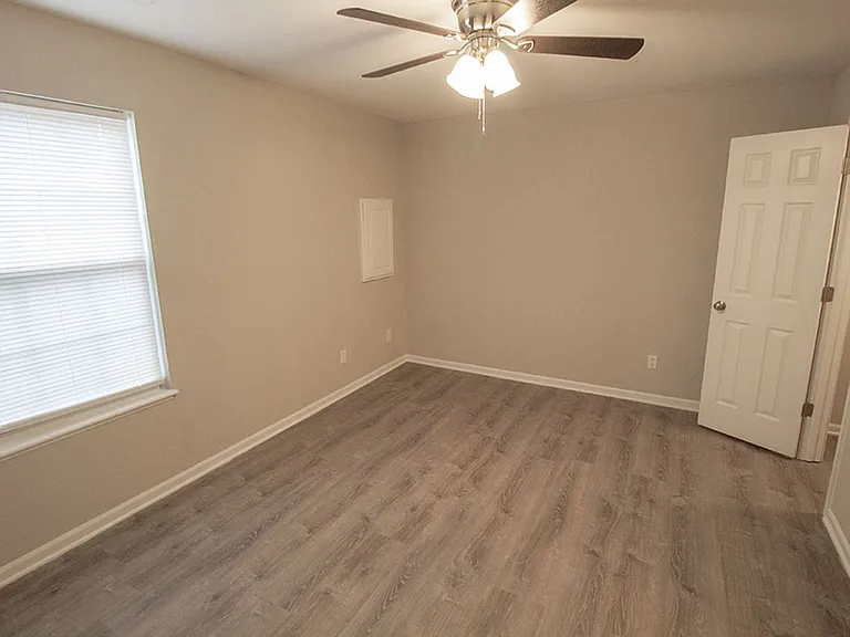 1306 Godas Dr — Photo 10