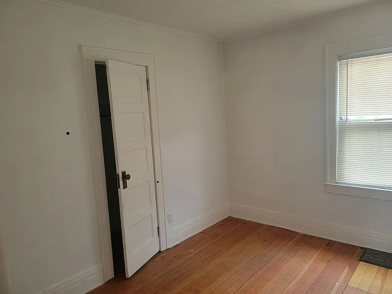126 Flanders St — Photo 18