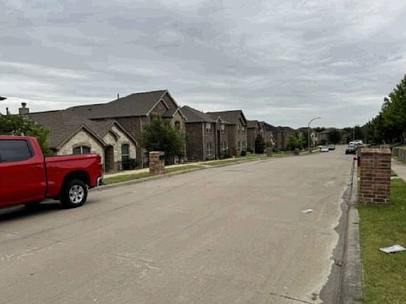 Exterior Neighborhood (street photo)
