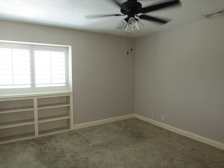 10301 N Kings Hwy #10-2 — Photo 14