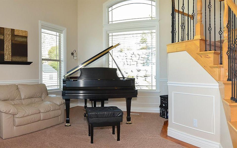2nd image of 9632 N Canyon Heights Dr