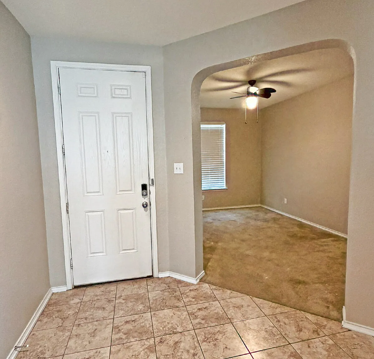 3 bed, 2.5 bath, 2404 sqft, $1,800 — Photo 2