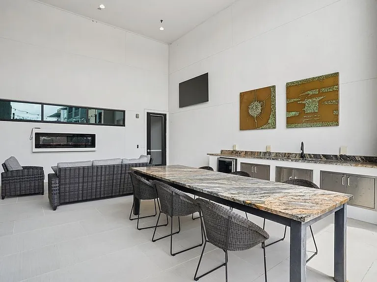 Outdoor lounge