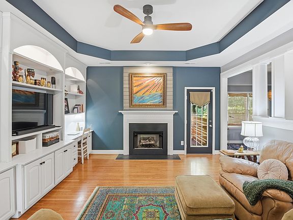 5th image of 529 Willow Ln