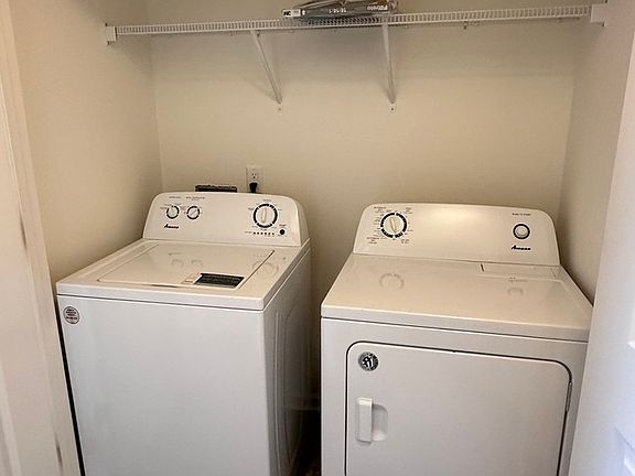 5th image of 215 Banbury Ln Unit 26