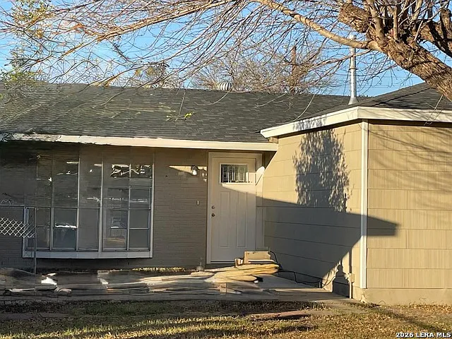 4 bed, 3.0 bath, 2354 sqft, $1,900 — Photo 3