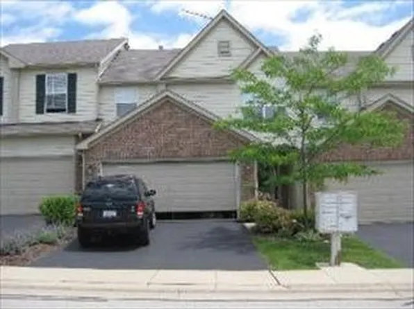 404 Whitaker Trl, McHenry, IL 60050