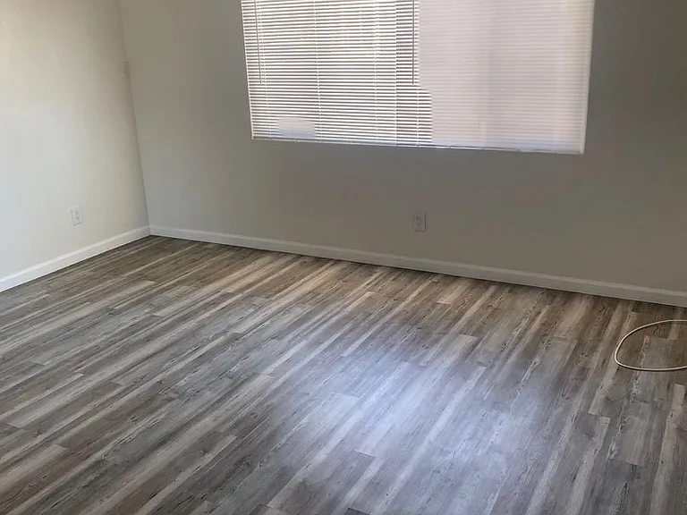 5642 Klump Ave — Photo 1
