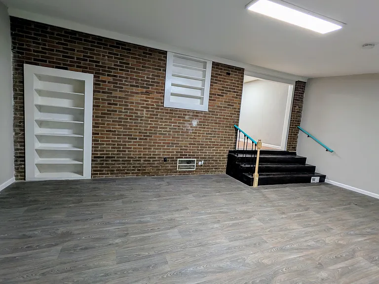 10574 Dorchester Rd — Photo 9